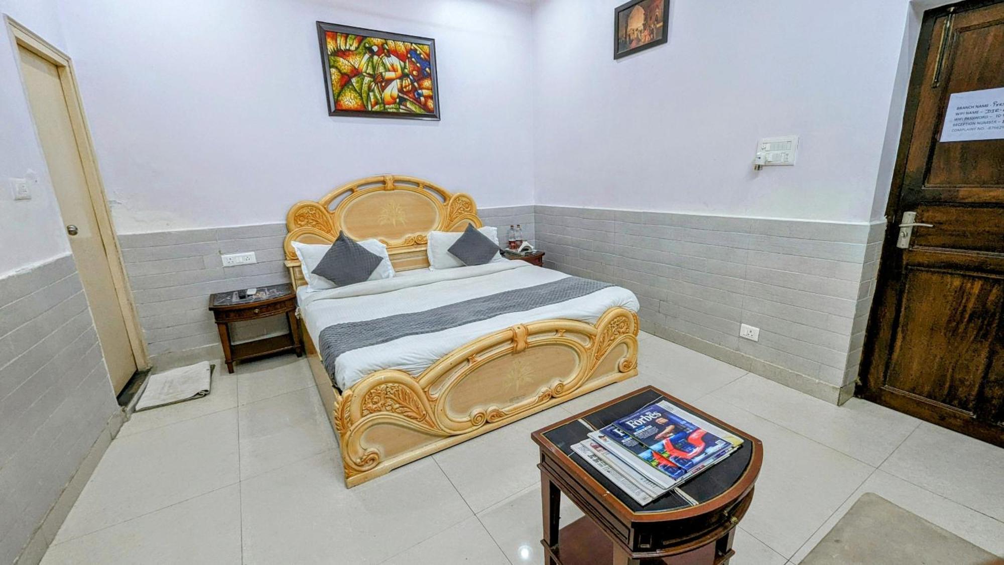Lecston @yashobhoomi Dwarka Sector - 25 Metro Station Hotel 3*