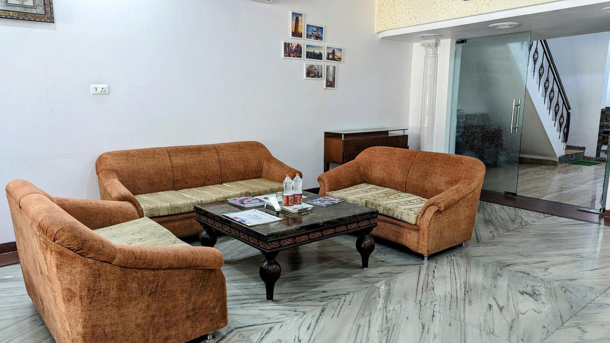 Hotel Lecston @yashobhoomi Dwarka Sector - 25 Metro Station 3*