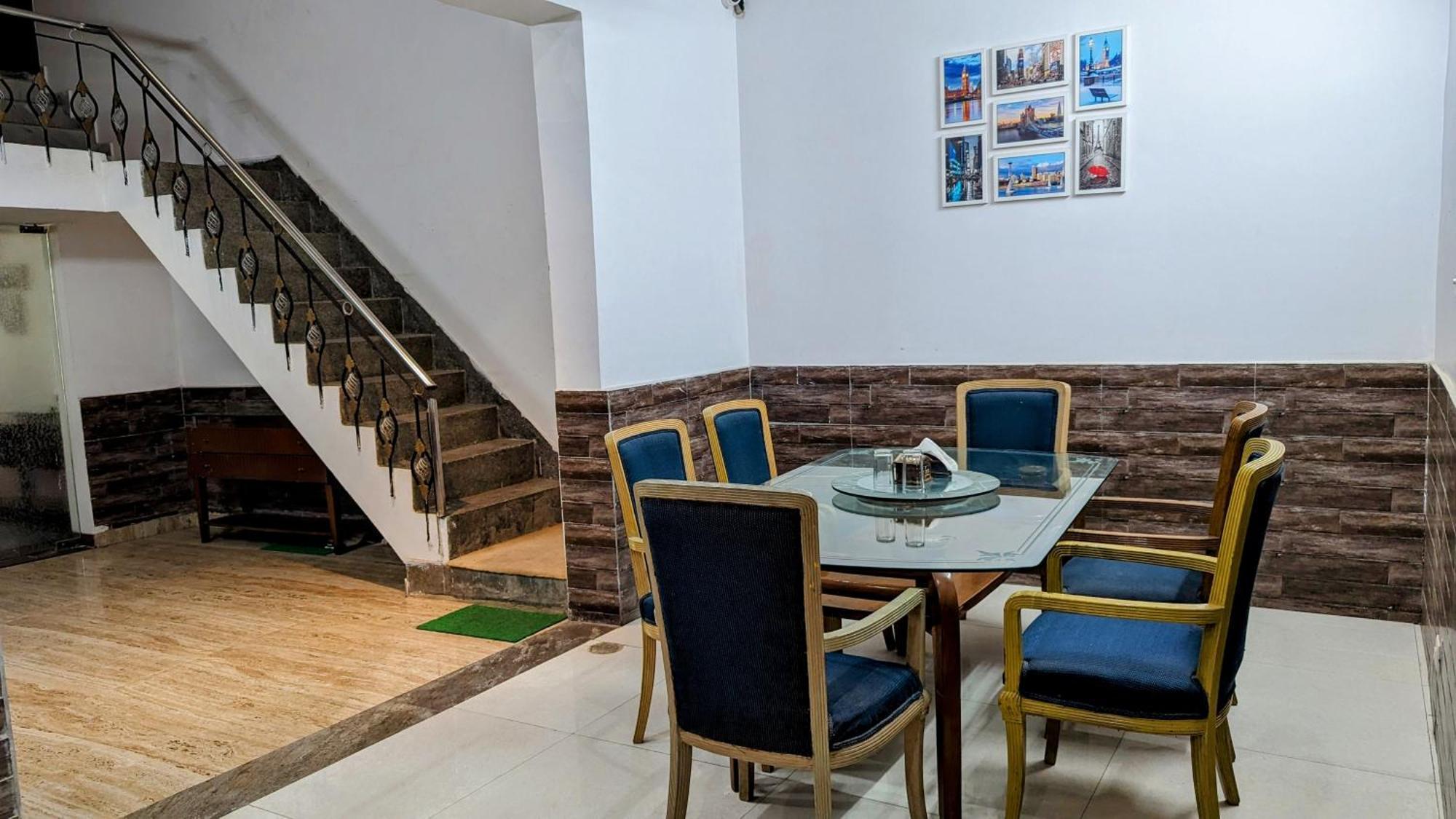 Lecston @yashobhoomi Dwarka Sector - 25 Metro Station 3*