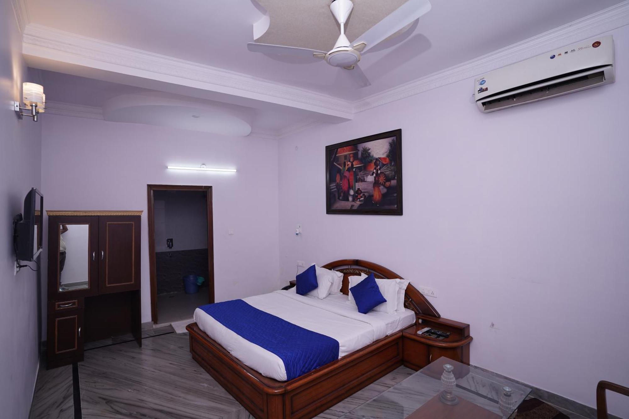 Lecston @yashobhoomi Dwarka Sector - 25 Metro Station Hotel 3*
