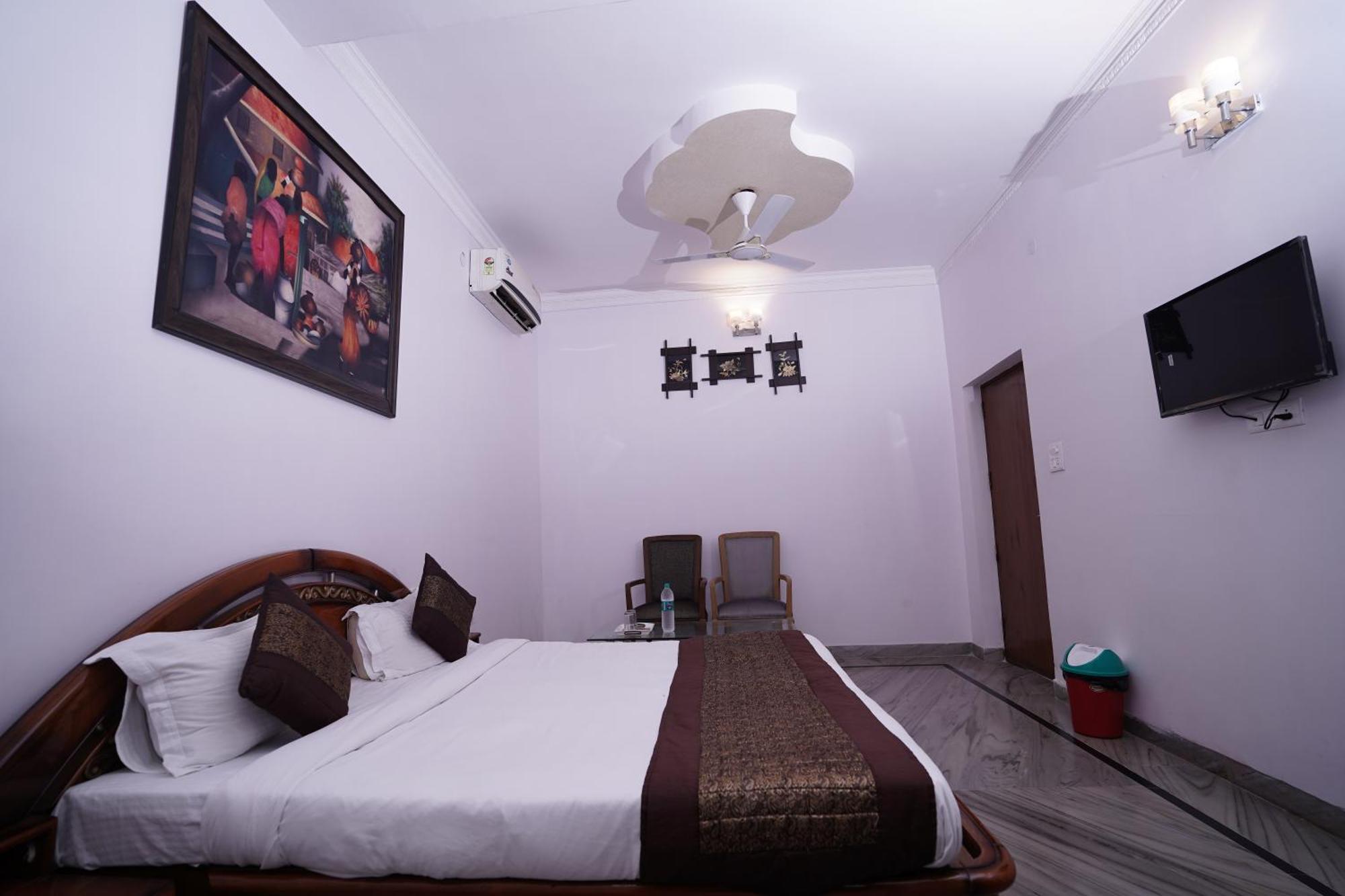 Lecston @yashobhoomi Dwarka Sector - 25 Metro Station Hotel 3*